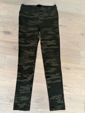 Sanctuary camouflage pull on skinny pants/leggings. Size S
